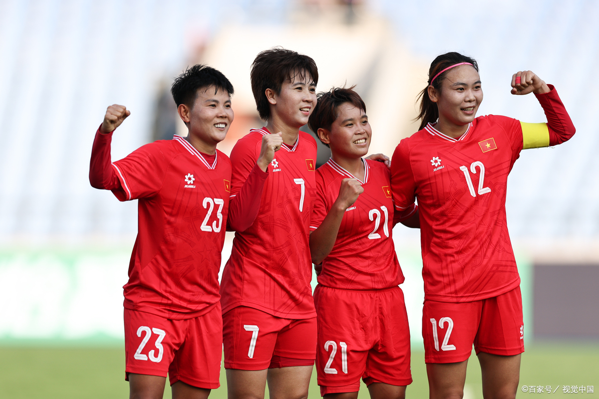 中国女足队在国际大赛中夺魁