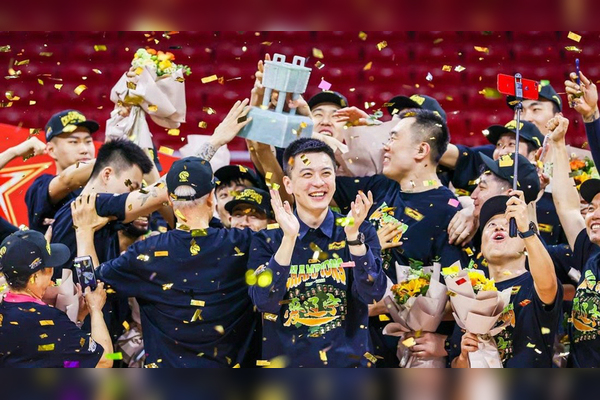 雷恩抢得宝贵分数，球队前景乐观可期